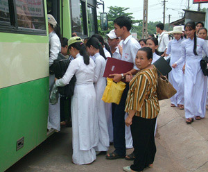 TP Hồ Chí Minh Khuyến khích người dân đi xe buýt